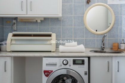 b25df0e4ace32664a9335802a68a9151 - 18