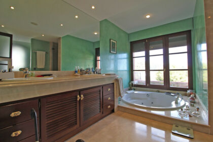 b2670149b1c44101c6a5d28055fd060c - 22