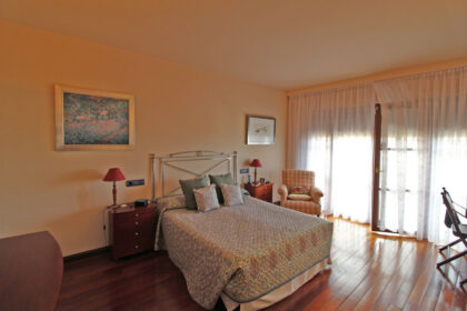 b2670149b1c44101c6a5d28055fd060c - 23