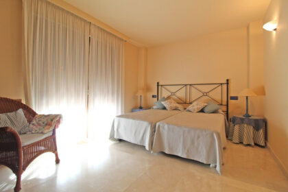 b2670149b1c44101c6a5d28055fd060c - 25