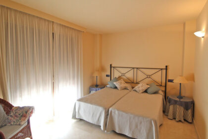 b2670149b1c44101c6a5d28055fd060c - 27