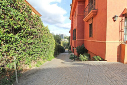 b2670149b1c44101c6a5d28055fd060c - 28