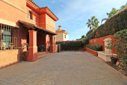 b2670149b1c44101c6a5d28055fd060c - 29