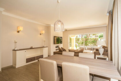 b286e01067bb760525acb14d6ba5a099 - 12