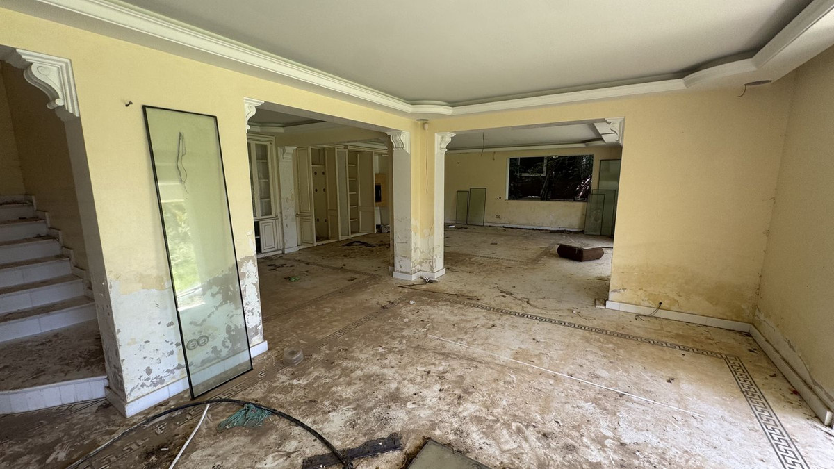 b30d0a24a7dcf7800b0757ed90611f34 - 12