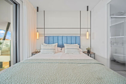 b443e2afd4472f5926cd717c3c695ee8 - 19