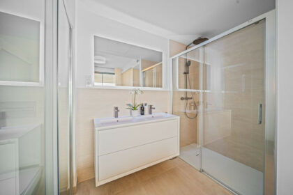 b443e2afd4472f5926cd717c3c695ee8 - 21