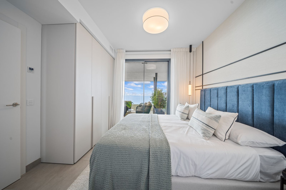 b443e2afd4472f5926cd717c3c695ee8 - 22