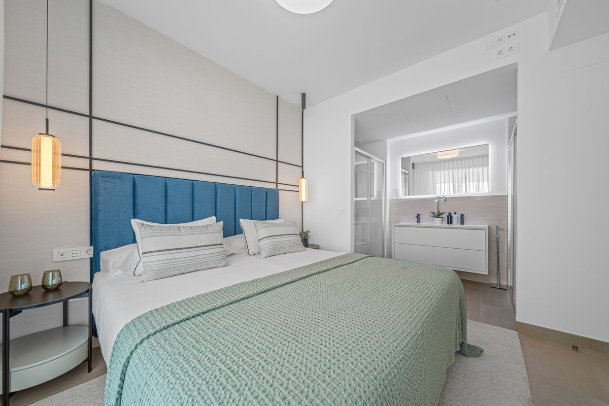 b443e2afd4472f5926cd717c3c695ee8 - 23