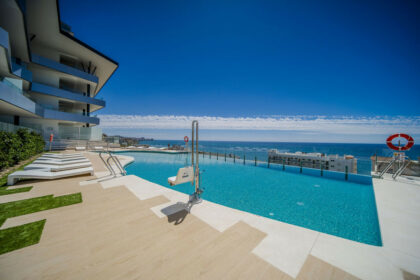 b443e2afd4472f5926cd717c3c695ee8 - 32