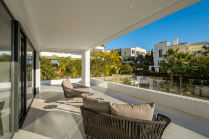 b56efa239ba2127eff5592632f679910 - 13