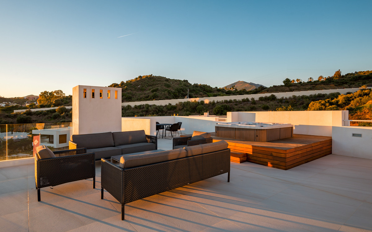 b56efa239ba2127eff5592632f679910 - 18