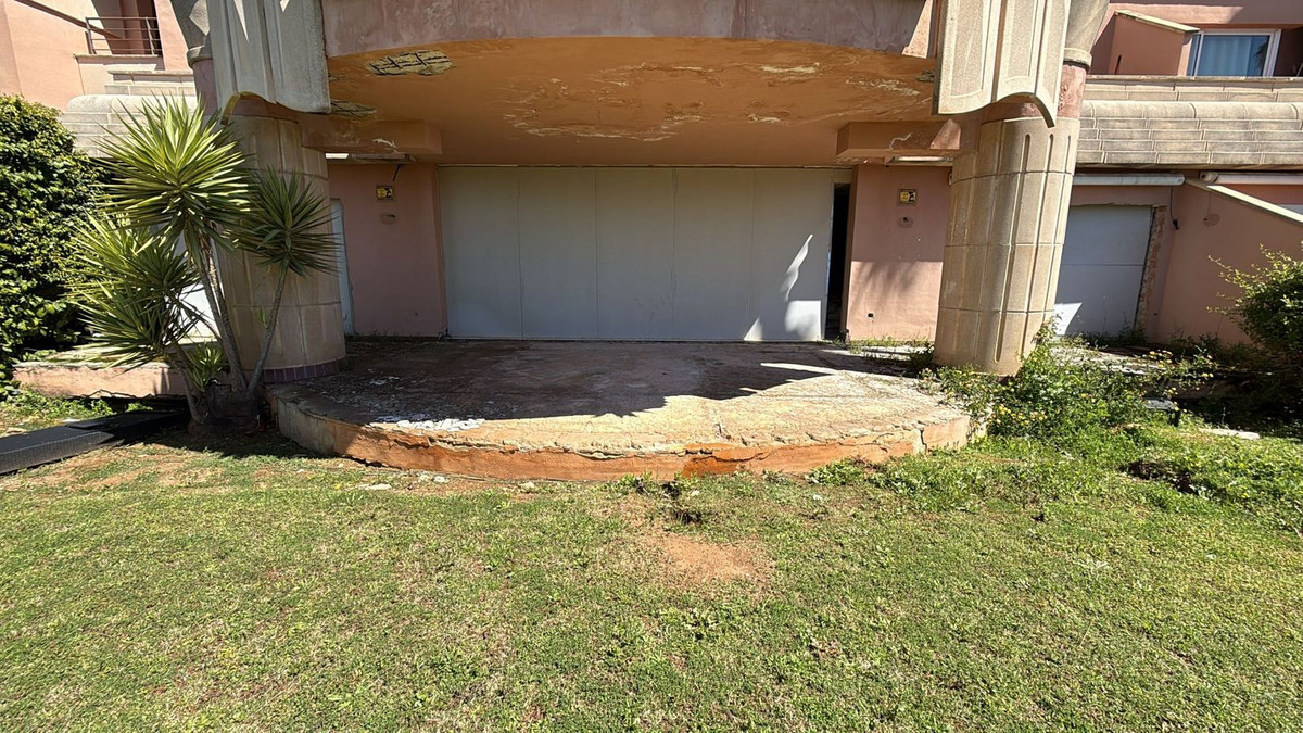 b584f9f8c9fc3d95a6209f94f7ea9f3b - 12