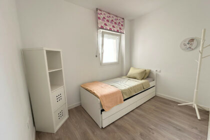 b5949e45d754276f8f3af92effa31b7a - 12