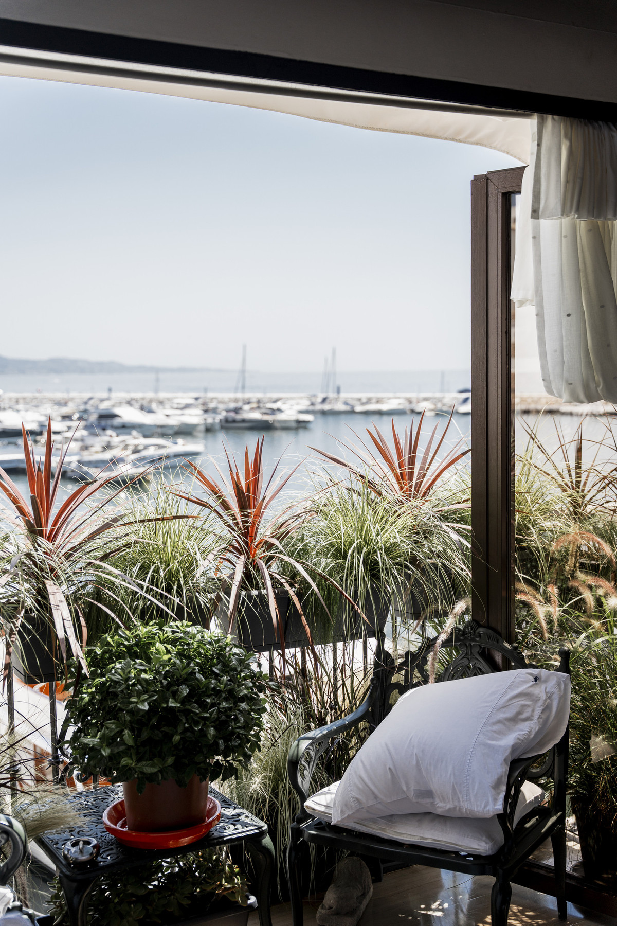 b59b8b190512f701b8245142f26d9076 - 1