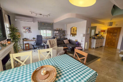 b8278a5c39760793b57c9651f242dcfd - 25