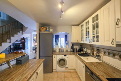 b8278a5c39760793b57c9651f242dcfd - 31