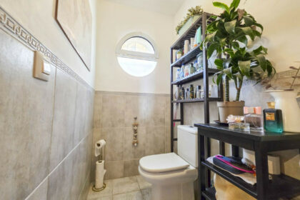 b8278a5c39760793b57c9651f242dcfd - 32