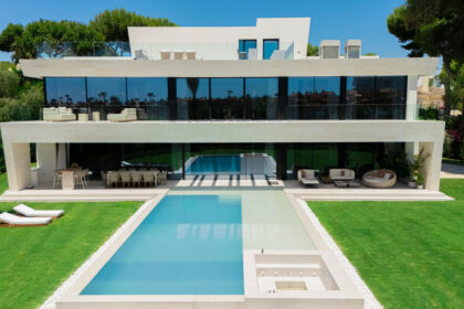 b8a78f73fe47d9919fb9148a263e7528 - 1