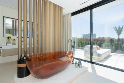 b8a78f73fe47d9919fb9148a263e7528 - 13