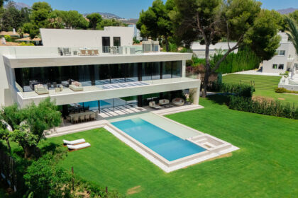 b8a78f73fe47d9919fb9148a263e7528 - 31