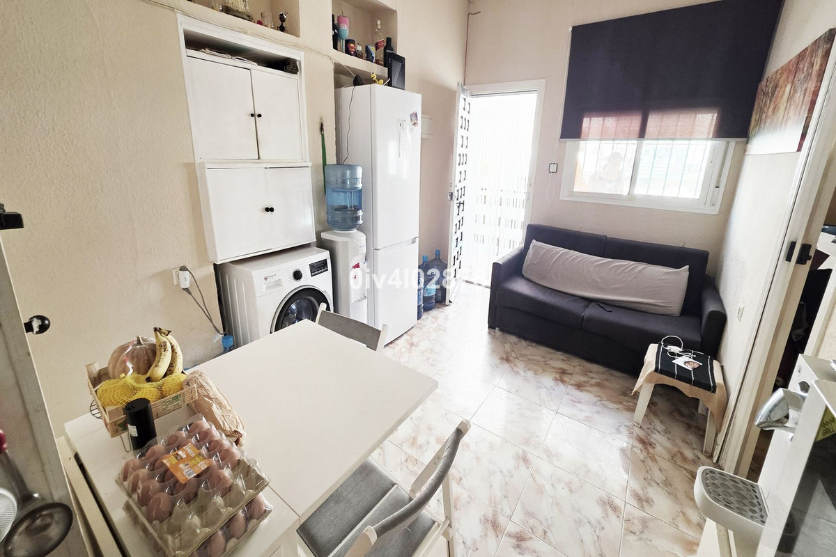 b8b866d4f51e91a694653a4774e7411f - 11