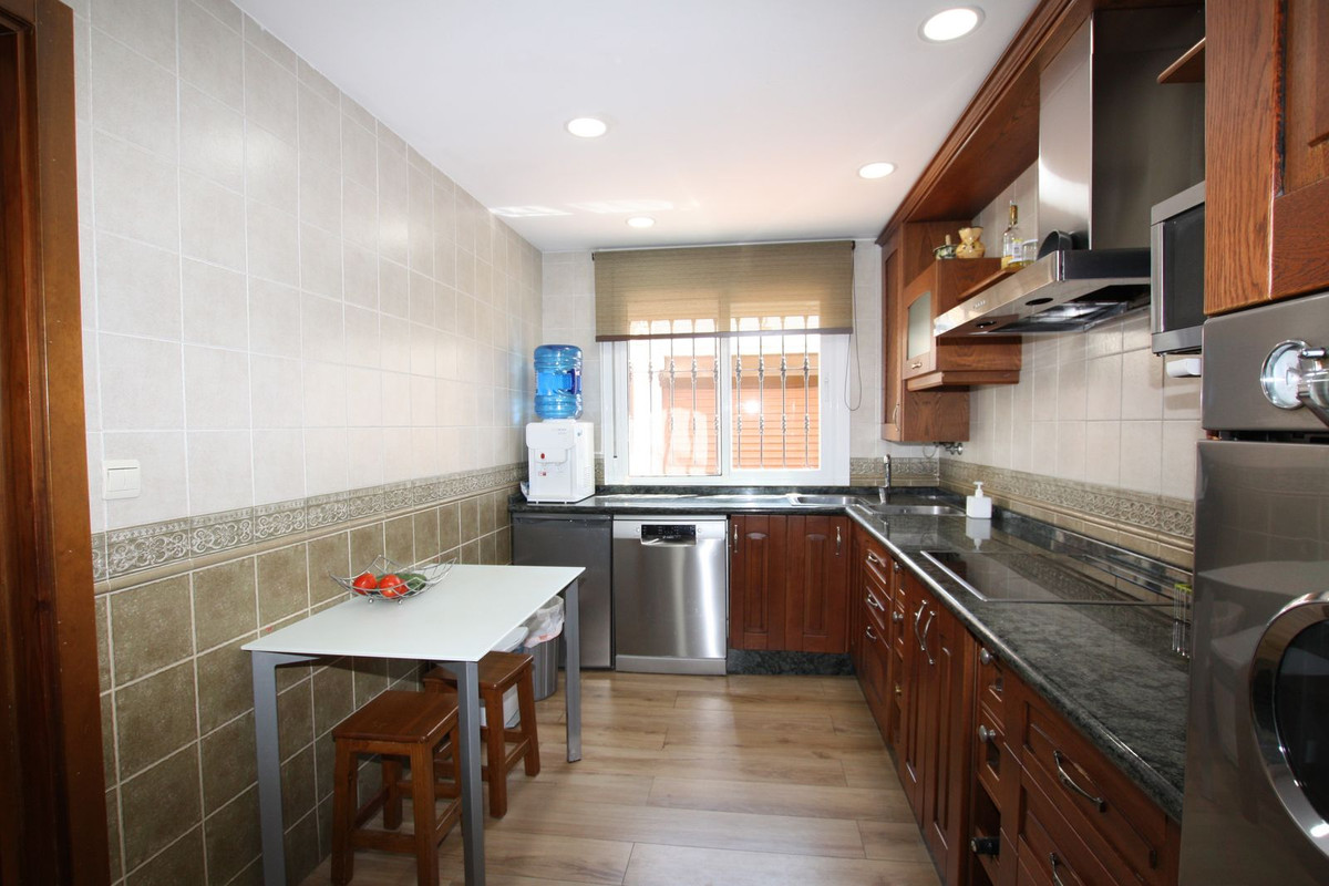 b8c6081260c0b4a4f9f2fb67078aeb7f - 10