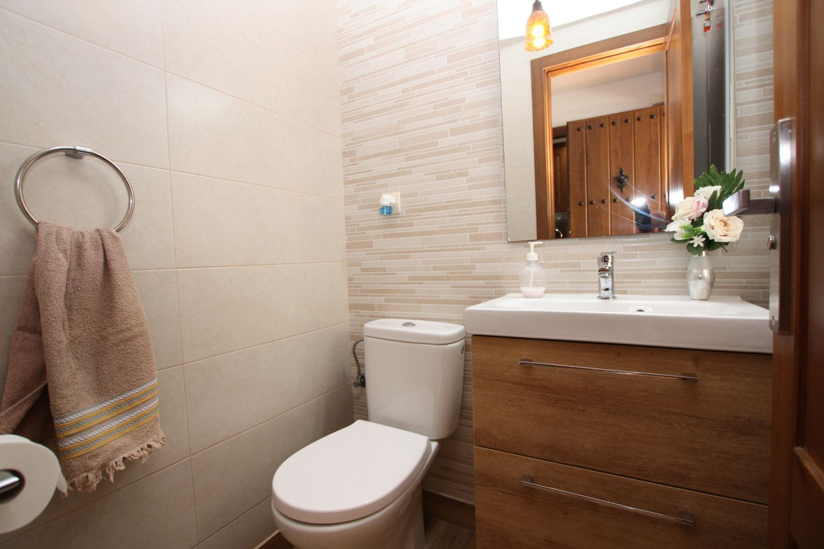 b8c6081260c0b4a4f9f2fb67078aeb7f - 15