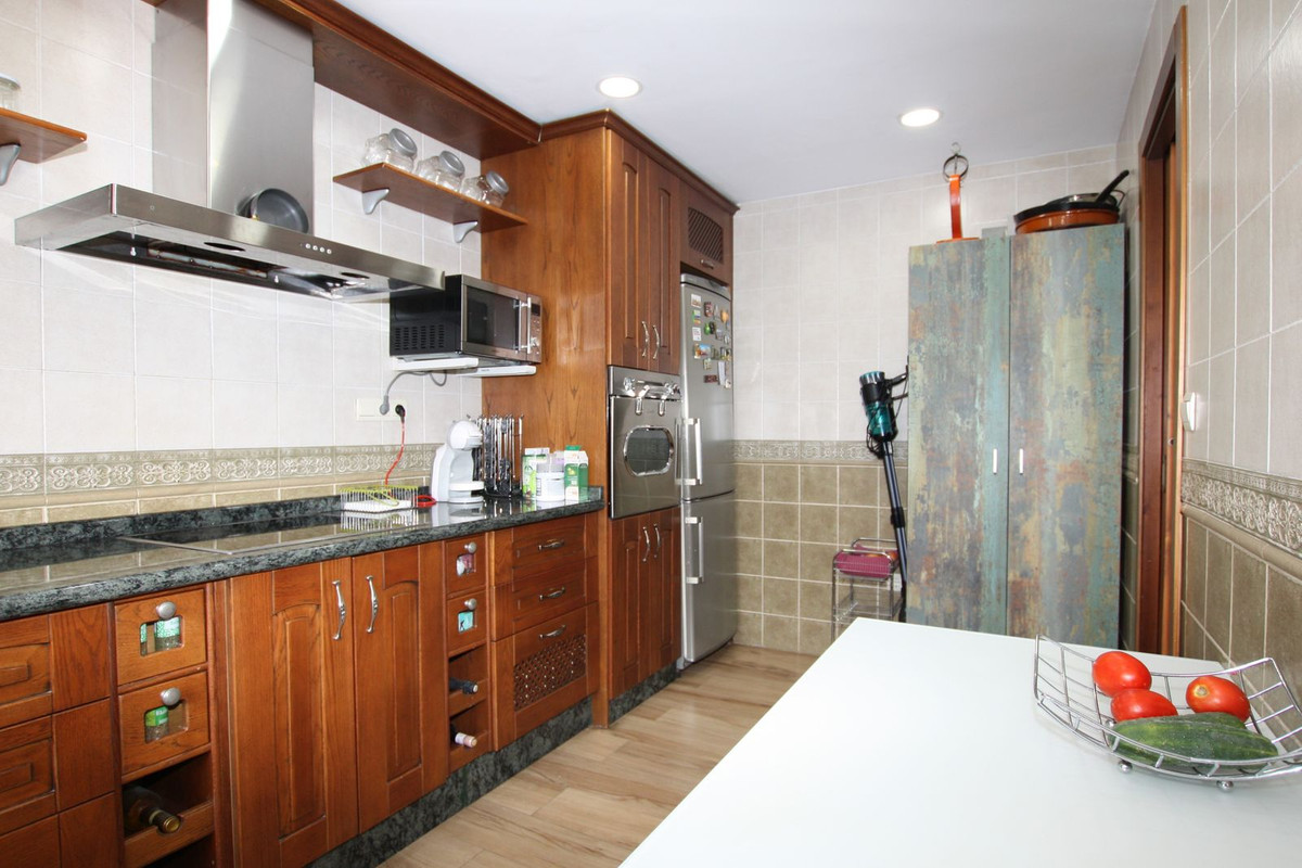 b8c6081260c0b4a4f9f2fb67078aeb7f - 21