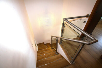 b8c6081260c0b4a4f9f2fb67078aeb7f - 24