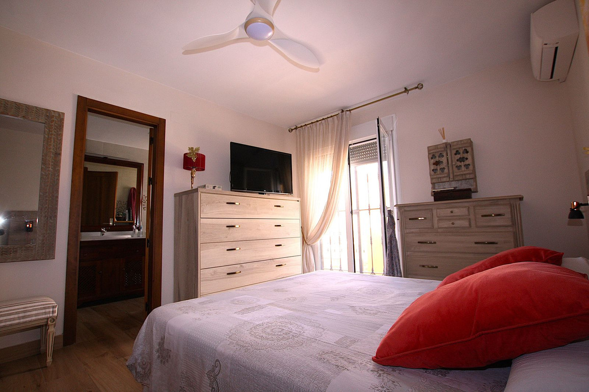 b8c6081260c0b4a4f9f2fb67078aeb7f - 25