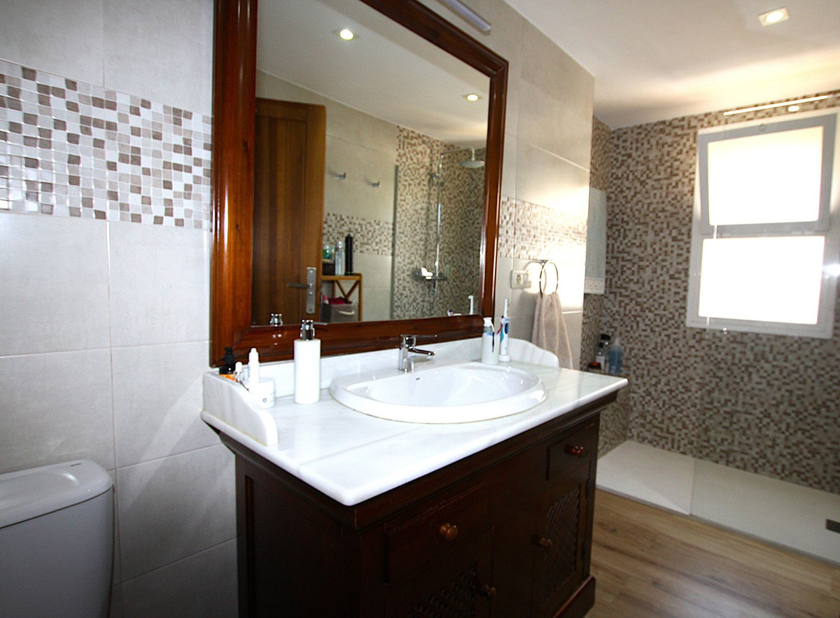 b8c6081260c0b4a4f9f2fb67078aeb7f - 27