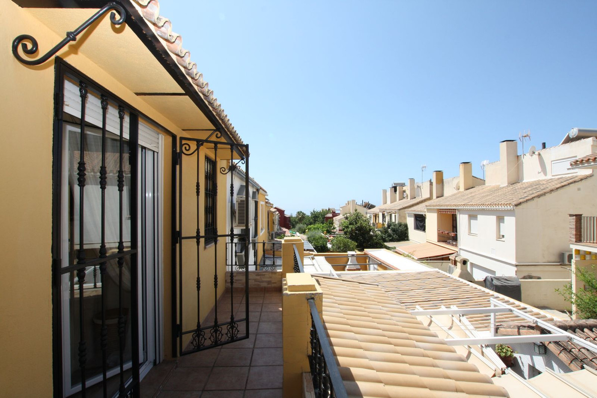 b8c6081260c0b4a4f9f2fb67078aeb7f - 30