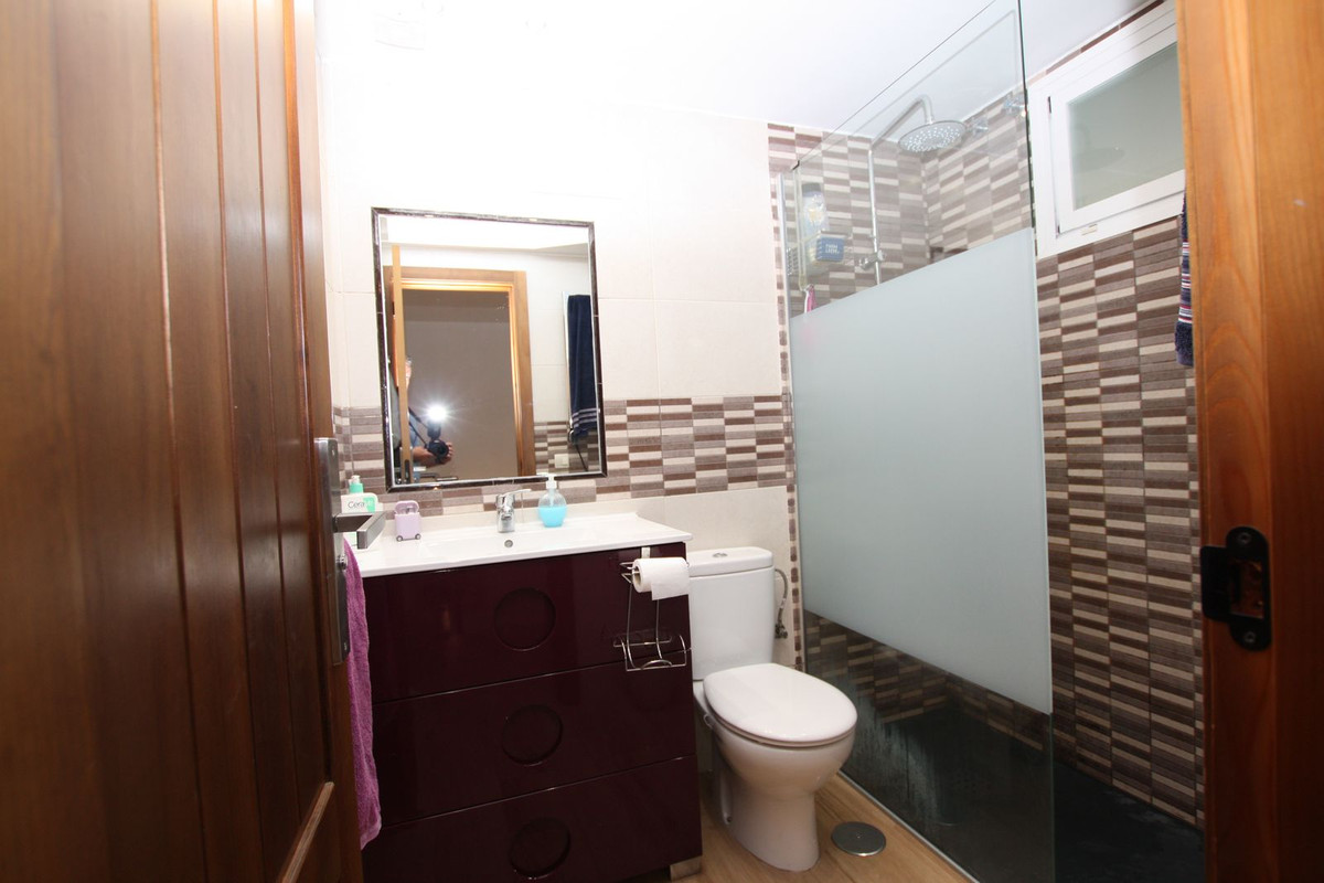 b8c6081260c0b4a4f9f2fb67078aeb7f - 34