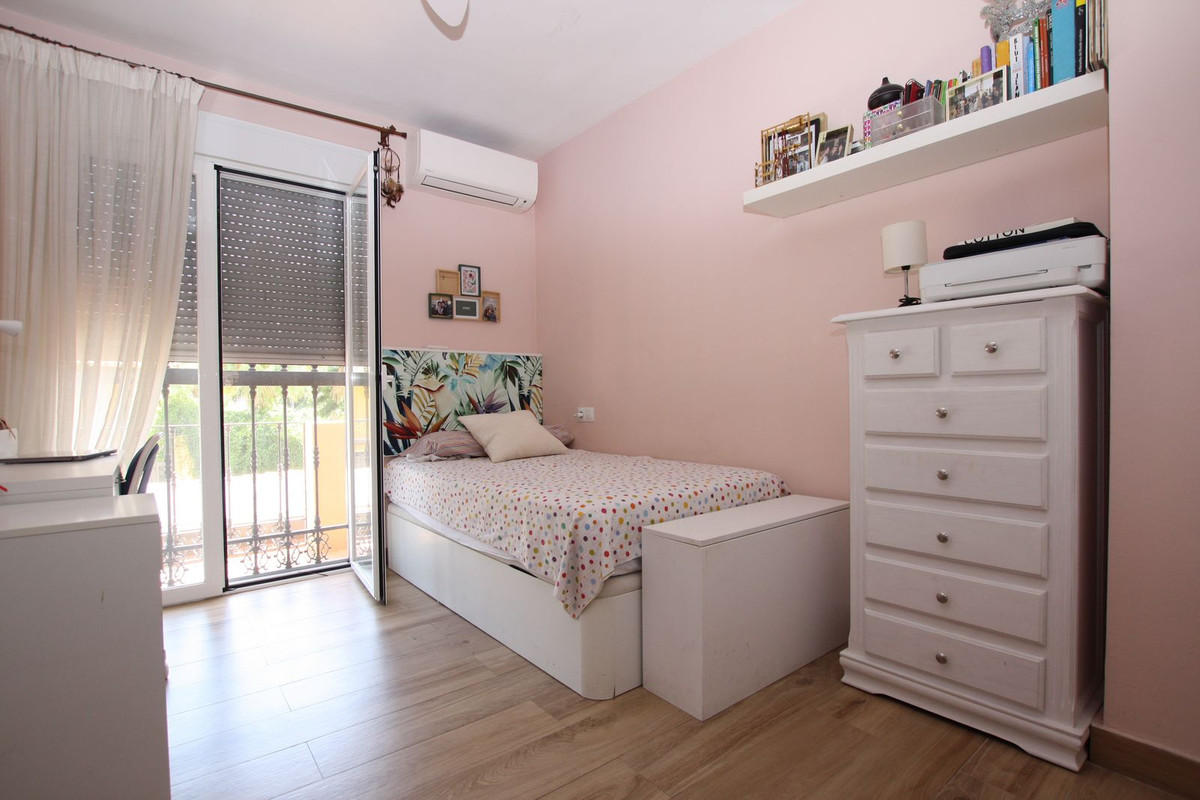 b8c6081260c0b4a4f9f2fb67078aeb7f - 35