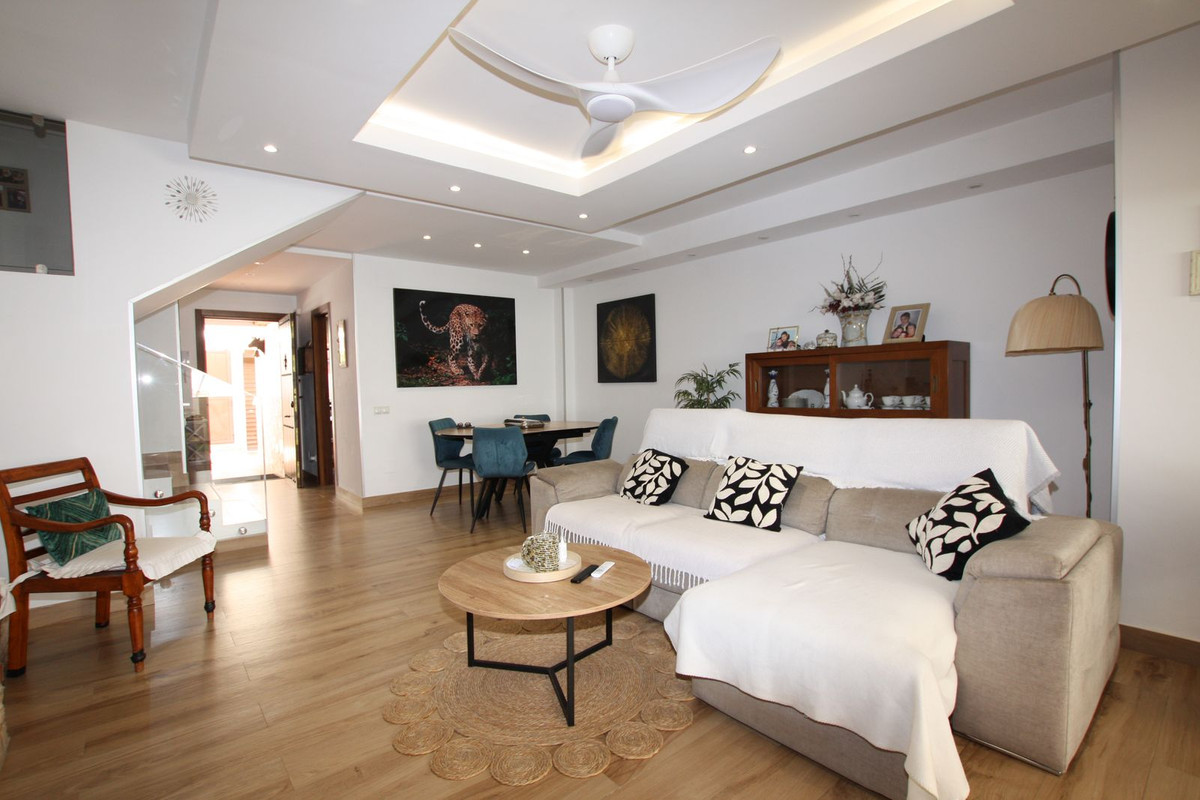 b8c6081260c0b4a4f9f2fb67078aeb7f - 9