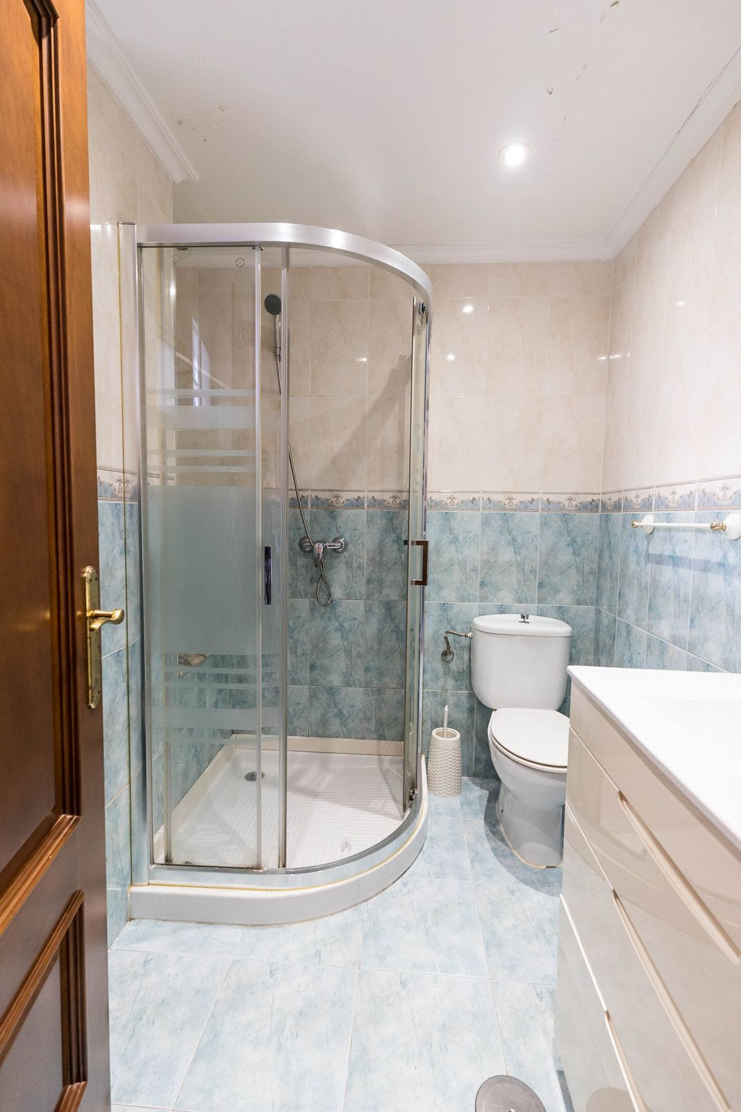 b97cd5e8d021ae6b80fd8229ad67d27f - 11