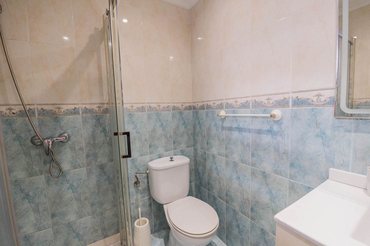 b97cd5e8d021ae6b80fd8229ad67d27f - 12