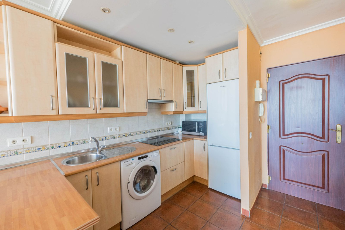 b97cd5e8d021ae6b80fd8229ad67d27f - 13