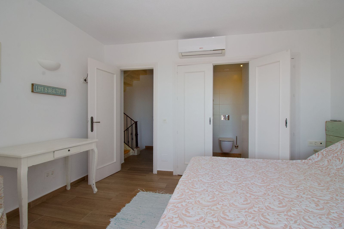 ba1b6dc863ca7c075bf4755ea90e374a - 15