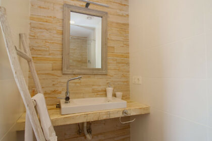 ba1b6dc863ca7c075bf4755ea90e374a - 19