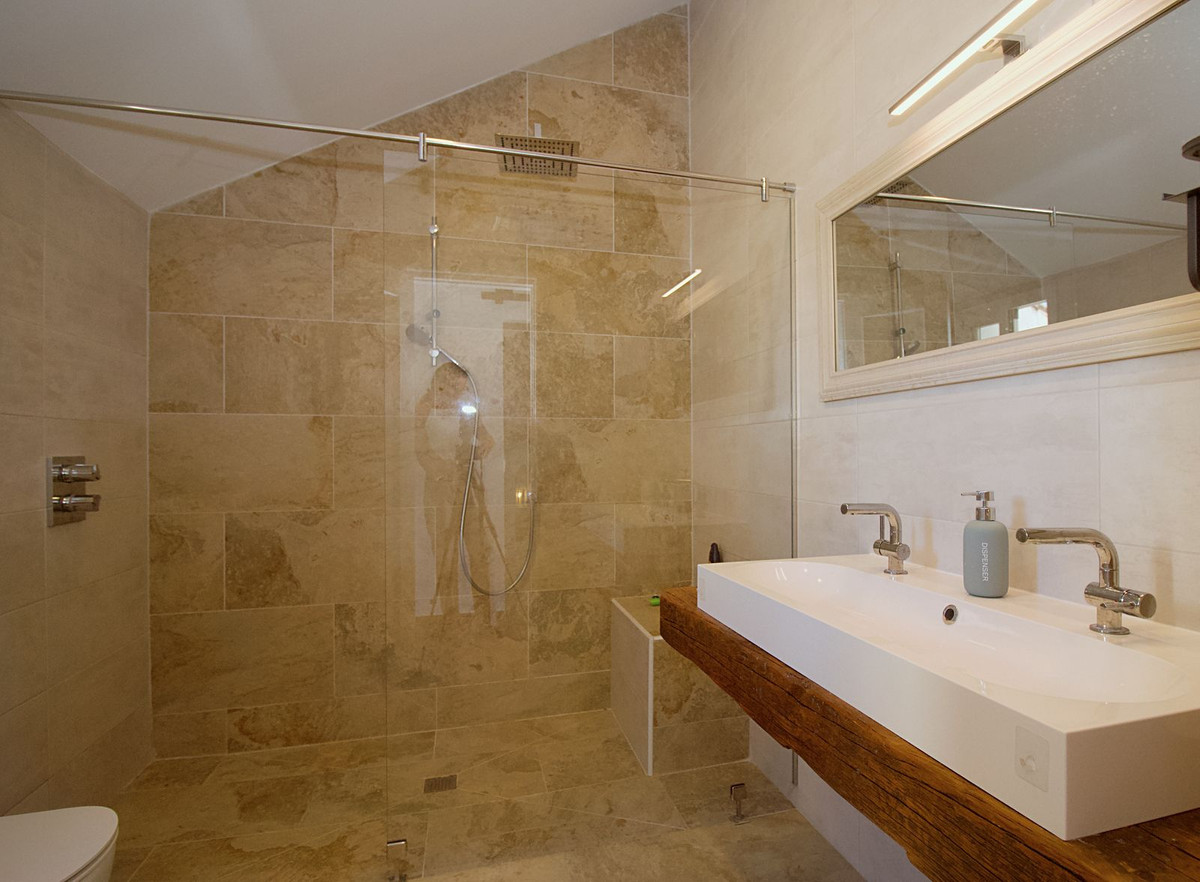 ba1b6dc863ca7c075bf4755ea90e374a - 31