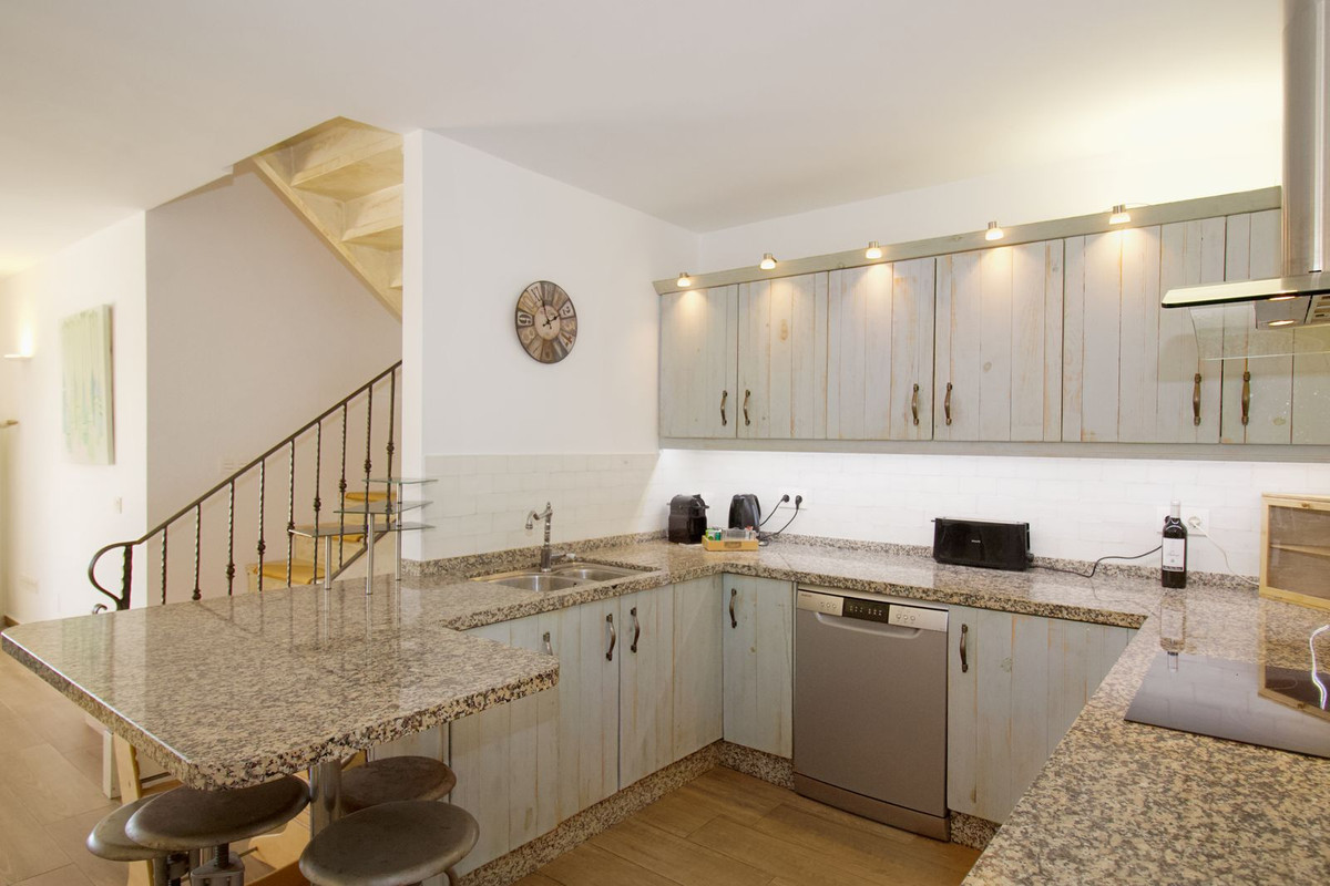 ba1b6dc863ca7c075bf4755ea90e374a - 5