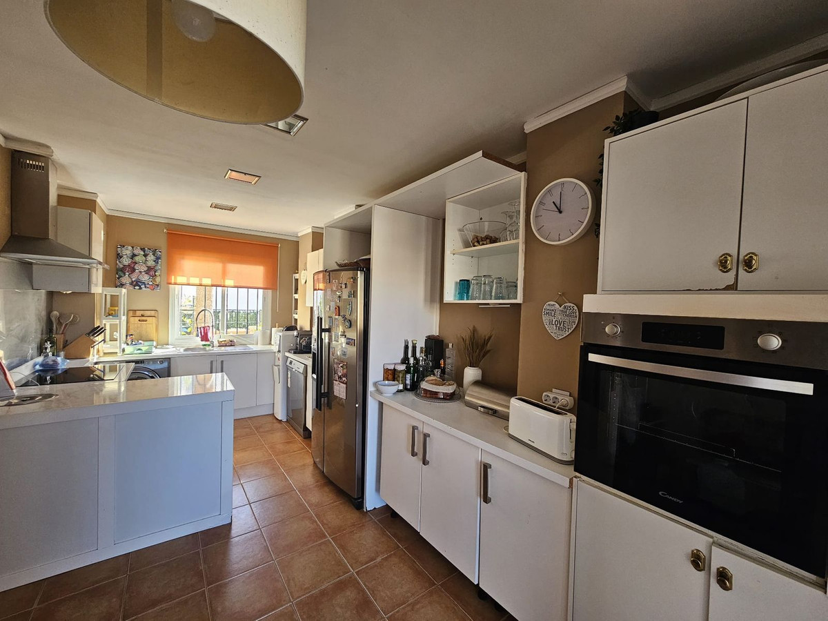 ba836f2740f3c2d621f0ceb385e94451 - 17