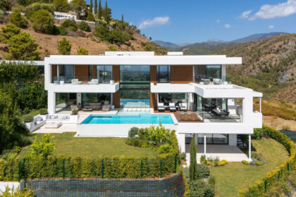 bac5aeca2c7a1bc5af0b993691c51b3c - 1