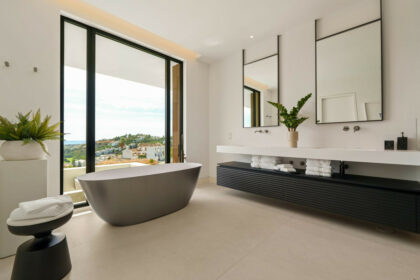 bac5aeca2c7a1bc5af0b993691c51b3c - 11