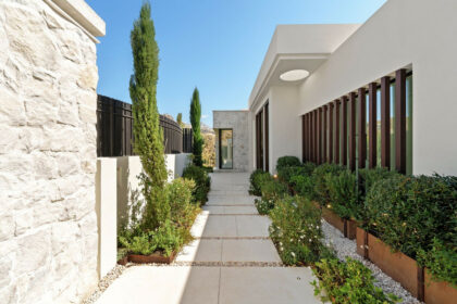 bac5aeca2c7a1bc5af0b993691c51b3c - 19