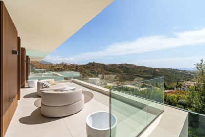 bac5aeca2c7a1bc5af0b993691c51b3c - 31