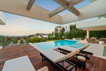 bac5aeca2c7a1bc5af0b993691c51b3c - 33