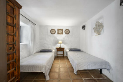 bae02aea14c16af5de9ba7878904d4d4 - 20